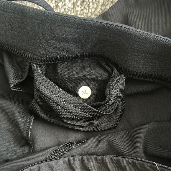 lululemon athletica Men's Black Tights - Picture 2 of 4